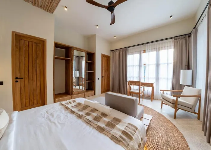 Villa Semiramida By Evdekimi - Elegant 2br With Pool, Open-air Bath, Patio Ubud