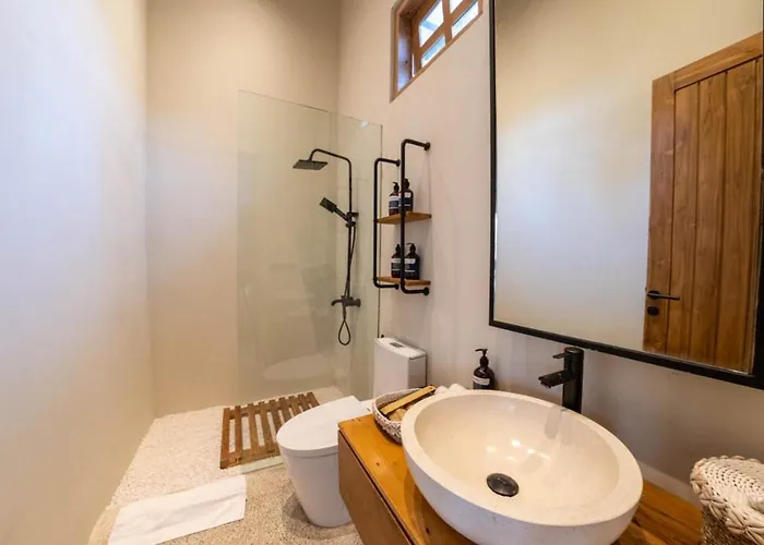 Semiramida By Evdekimi - Elegant 2br With Pool, Open-air Bath, Patio Ubud