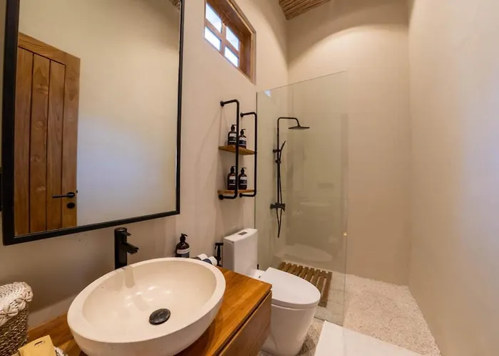 Villa Semiramida By Evdekimi - Elegant 2br With Pool, Open-air Bath, Patio Ubud